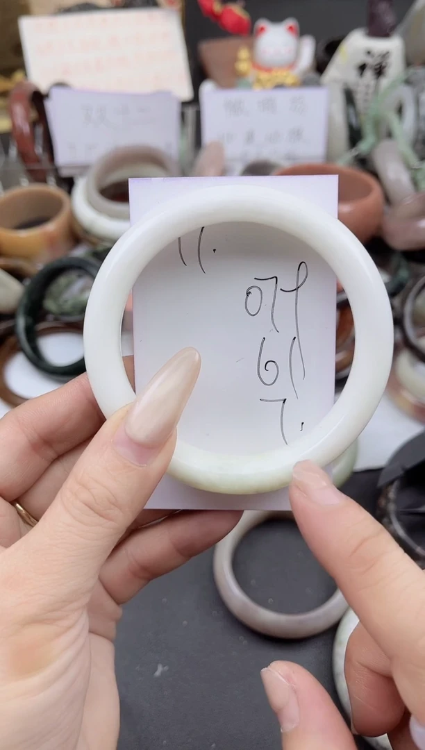 未镶嵌手镯石英质玉079