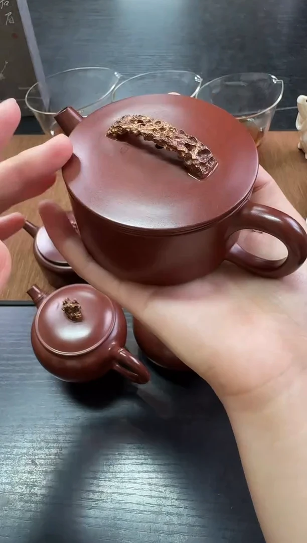 --哈**喽汉瓦壶（预售）