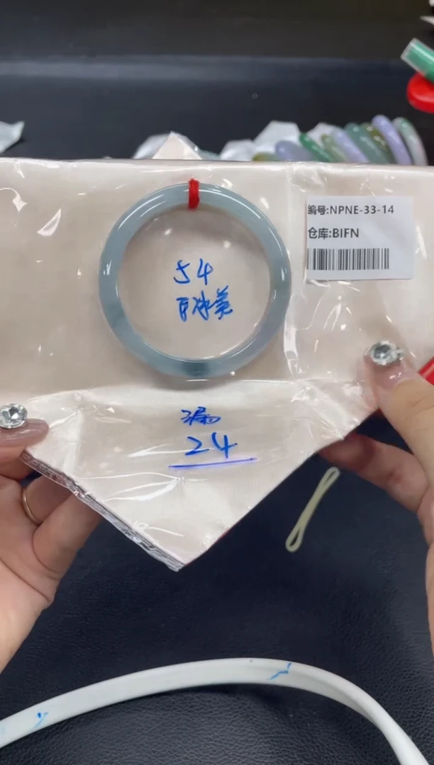 未镶嵌手镯翡翠翡翠手镯