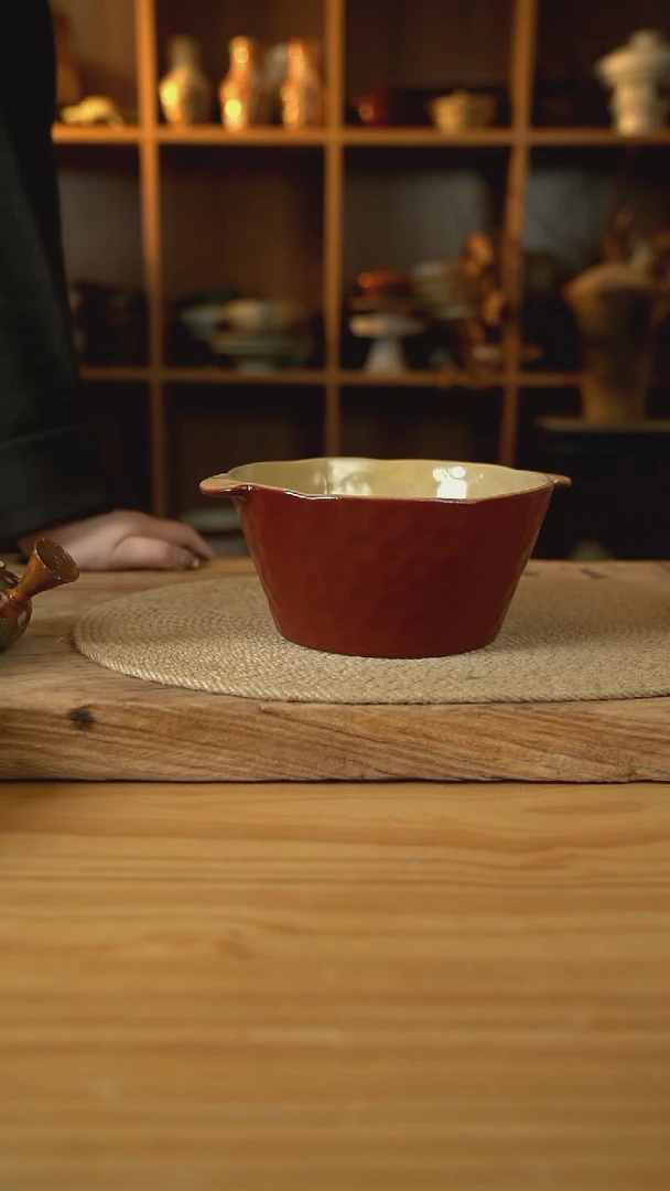 复古红系列的7英寸双耳垂纹汤碗1个