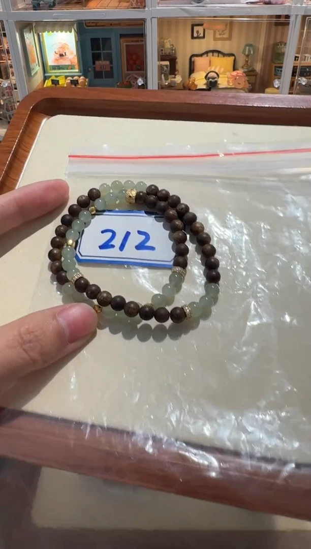 沉香手串躺**喵212