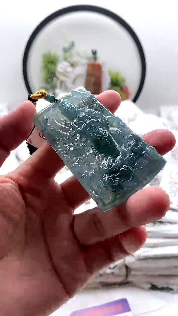 颈饰未镶嵌翡翠千手观音