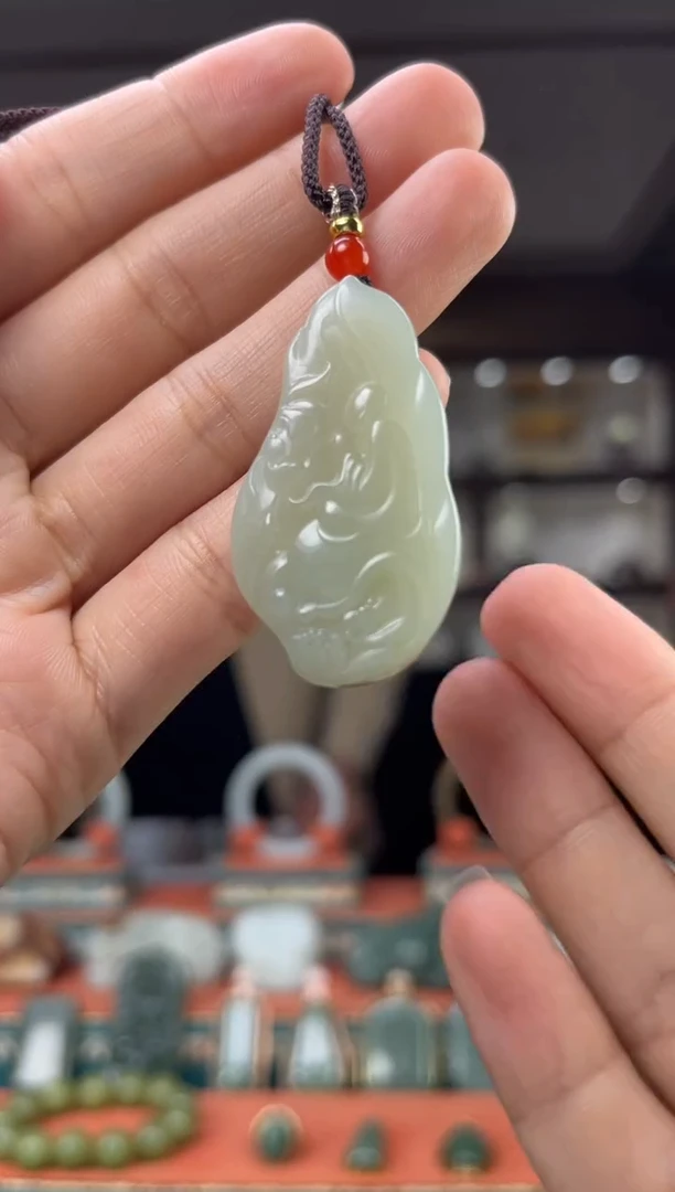 和田玉未镶嵌颈饰1