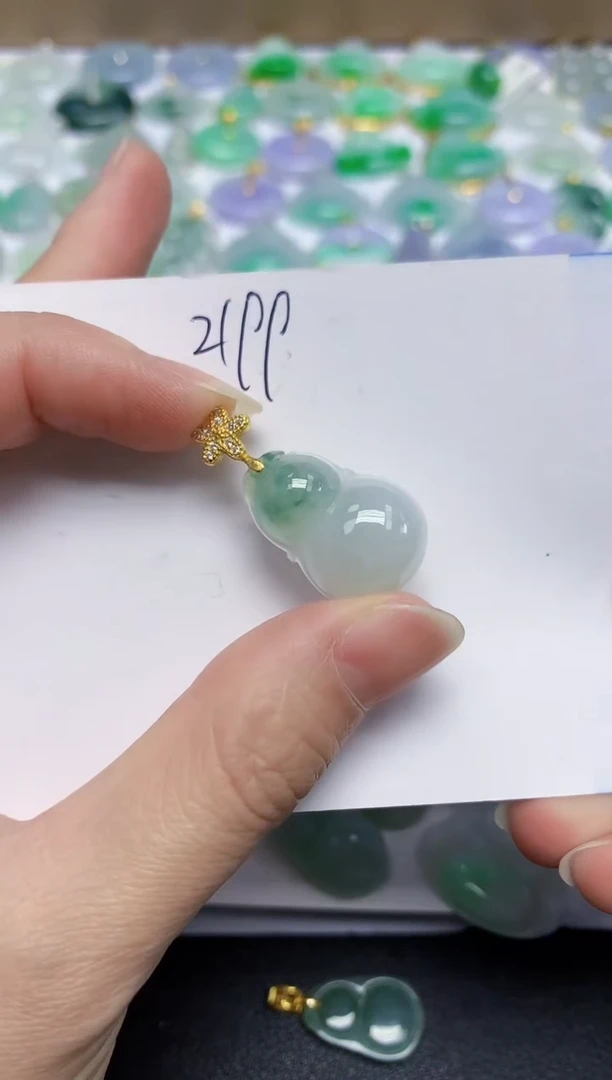 翡翠未镶嵌颈饰11111111111