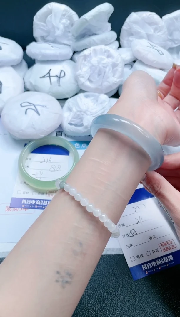 【闪购商品】石英质玉手镯未镶嵌 冰冰蓝手镯-55