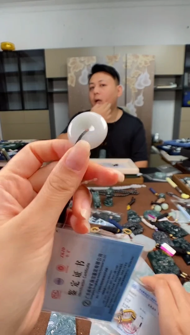 颈饰未镶嵌翡翠 多样性发其一