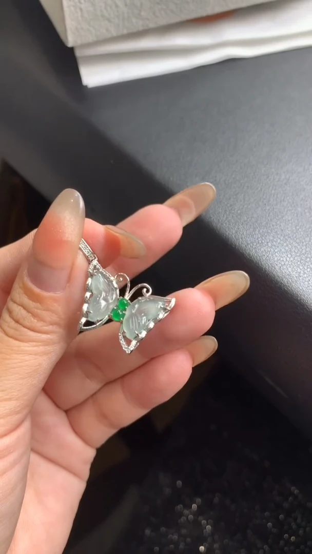 【闪购商品】翡翠颈饰银S925镶嵌翡翠