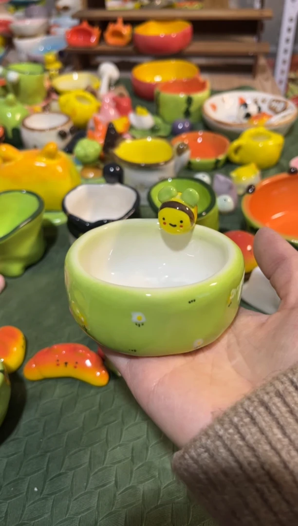 90手绘釉下彩微瑕陶瓷