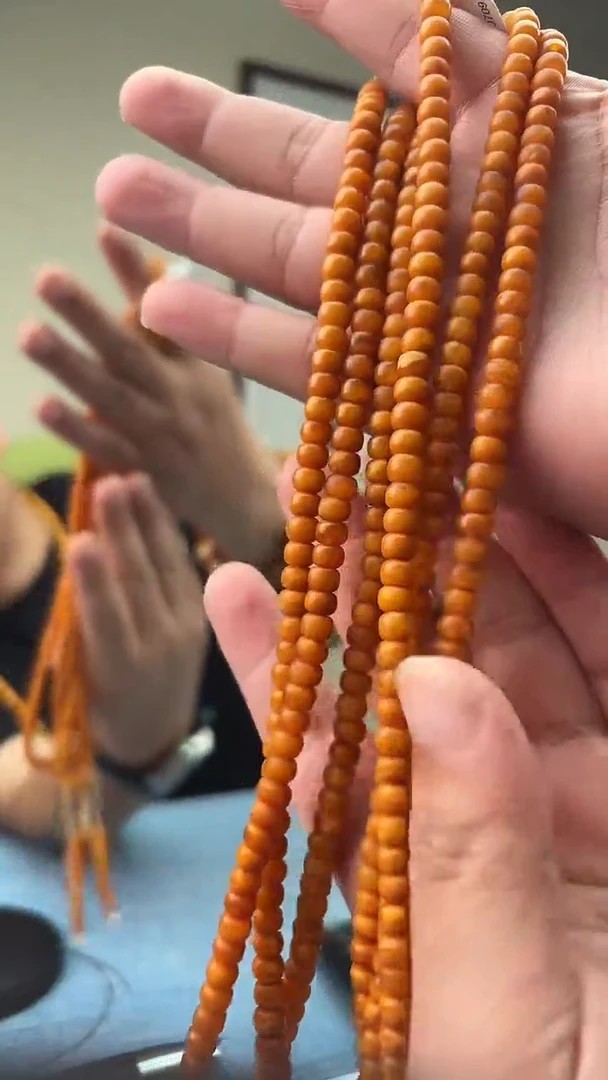 蜜蜡未镶嵌珠宝奇石H13，6假一罚十多样性发其一H