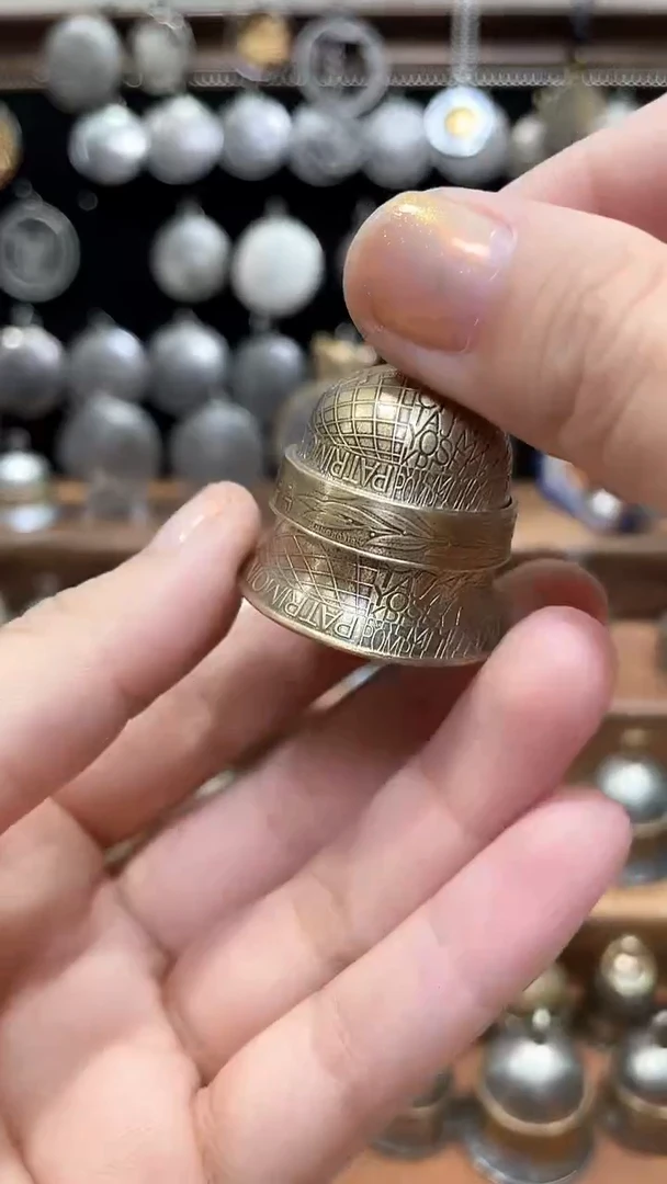 无铁合金无铁合金春*行法国黄龙背面硬币铃铛微瑕