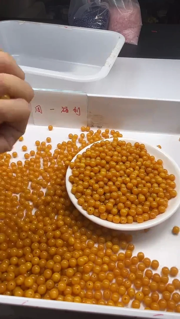 蜜蜡颈饰未镶嵌w41鸡油黄蜜蜡6mm*30颗