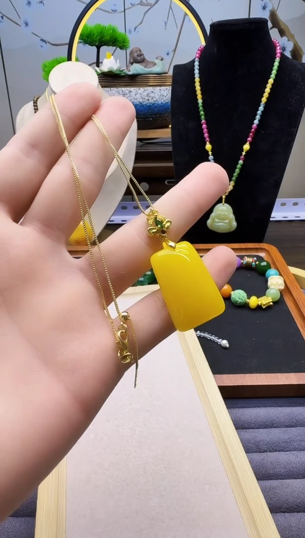 14K金镶嵌吊坠(赠链)蜜蜡D10