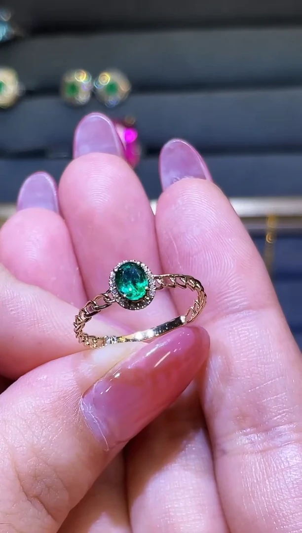 18K金镶嵌戒指祖母绿0.42CT