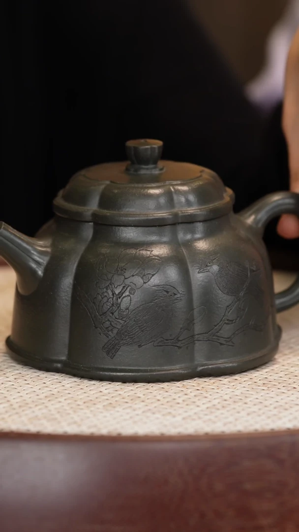 茶壶紫砂【史志洪】海棠德钟260c+三财盖碗