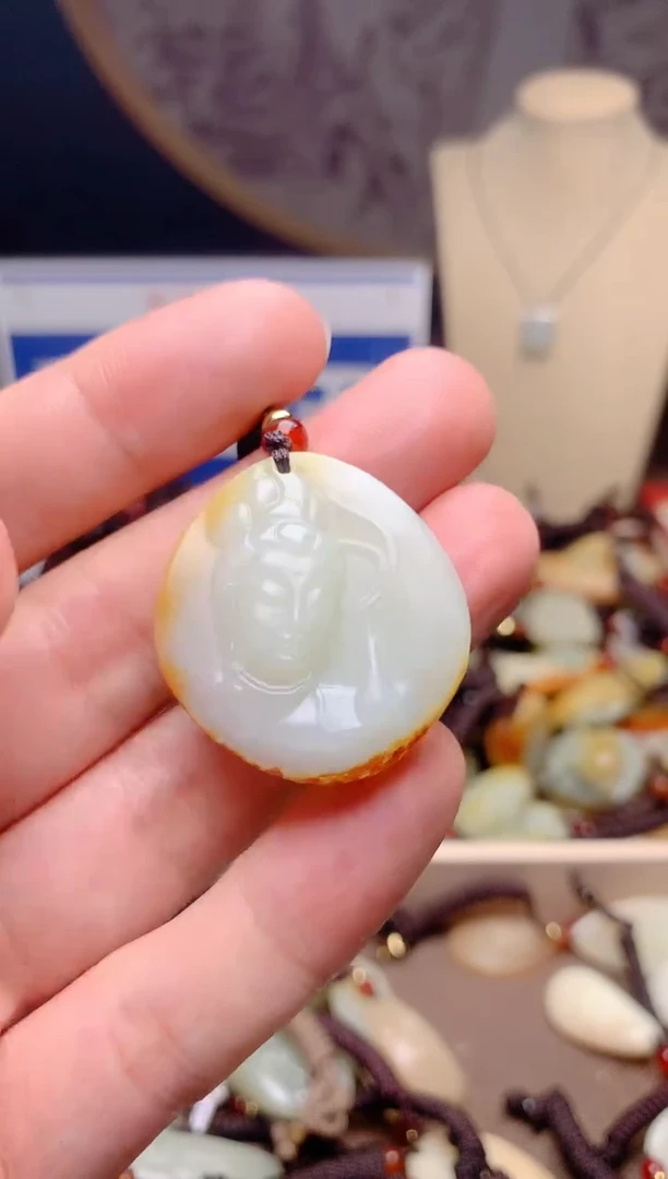 和田玉未镶嵌颈饰1