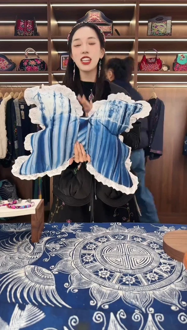 织绣L668黔东南苗族刺绣1