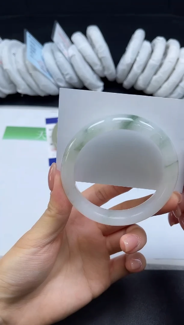 未镶嵌手镯石英质玉022-5657