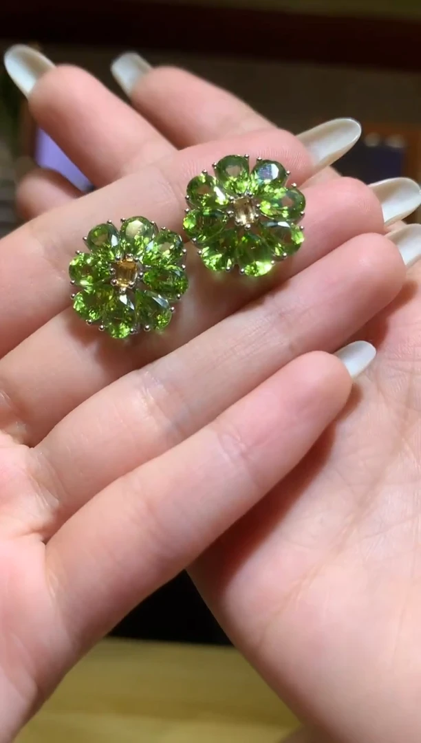 银S925镶嵌耳饰橄榄石【宝石世家严选】