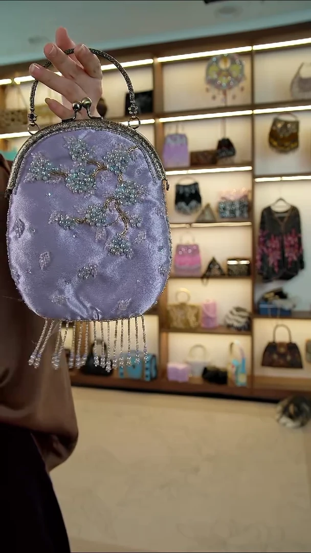 织物3百格汇手工串珠包