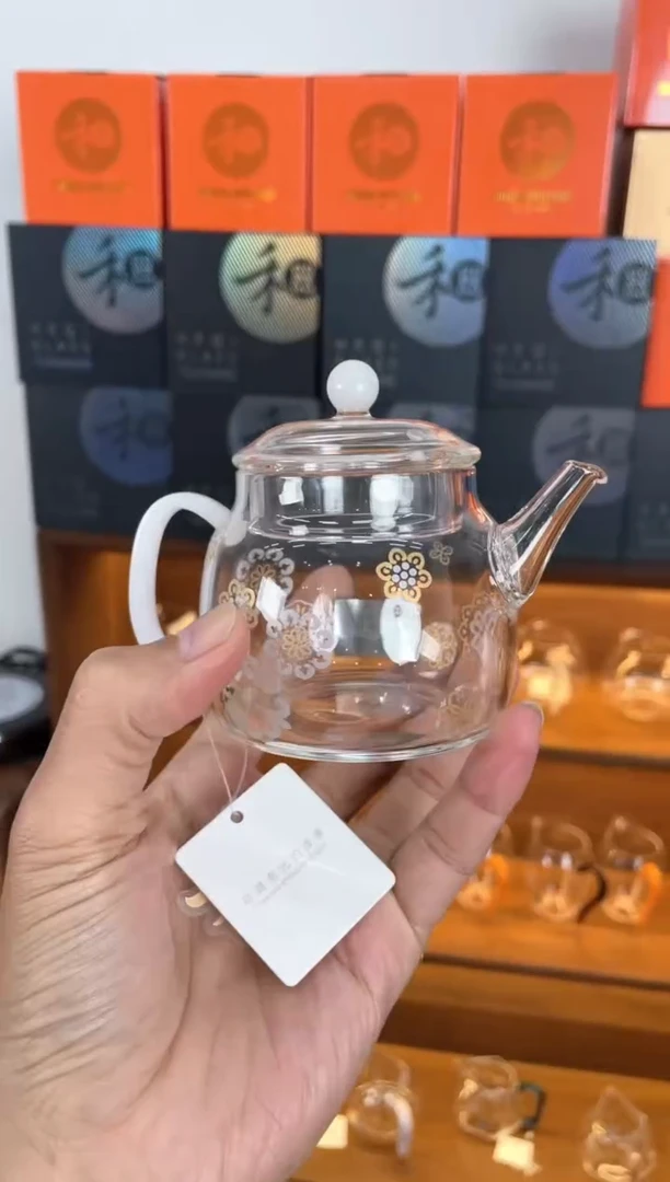 言卿壶皮球花白玉