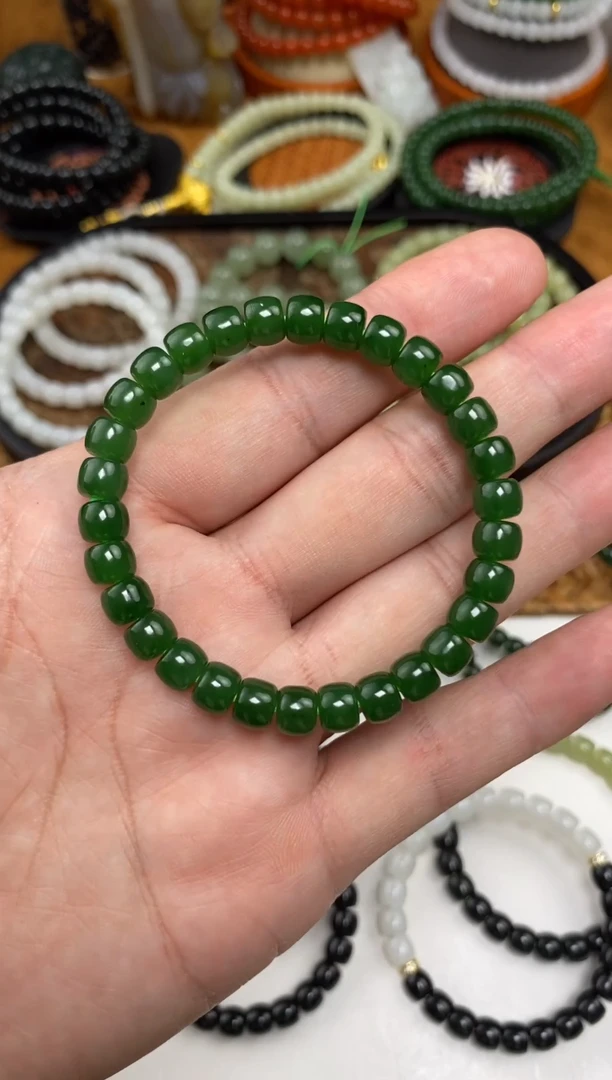 颈饰未镶嵌和田玉手串