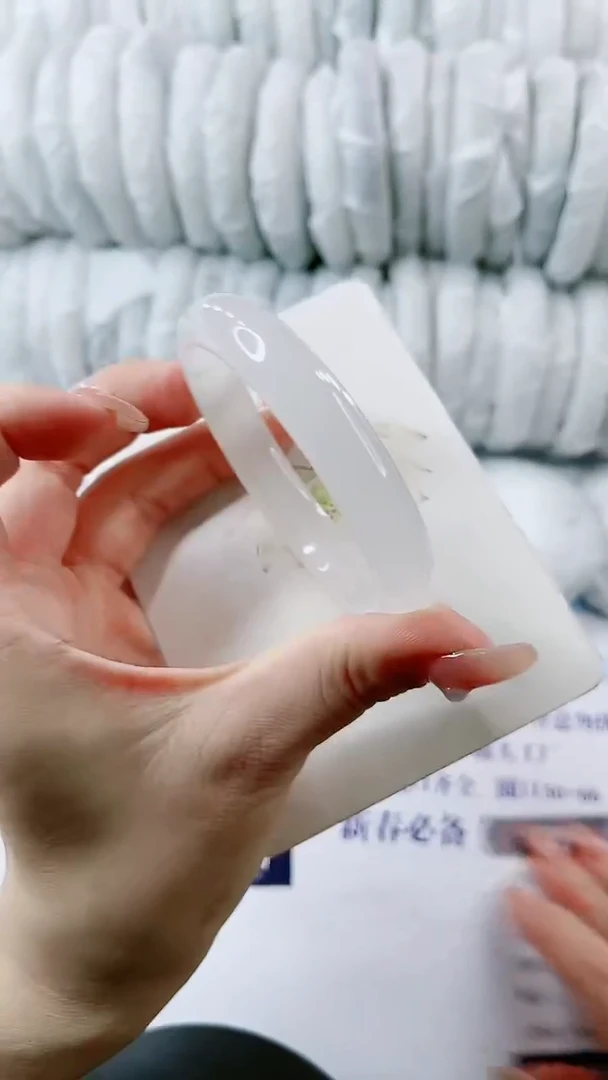 【闪购商品】石英质玉手镯未镶嵌0615517512-多样性发货