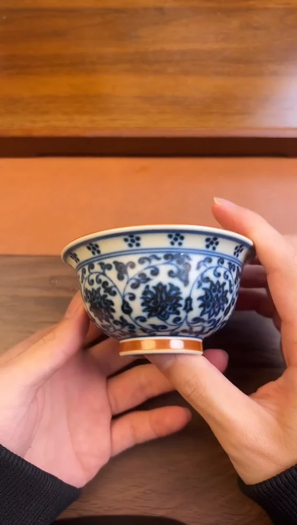问青坊柴窑缠枝压手杯