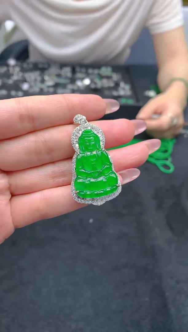 翡翠未镶嵌颈饰天然A货翡翠
