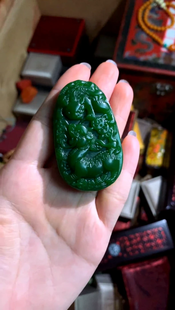 颈饰未镶嵌和田玉（碧玉）润玉潭精品专属摆件