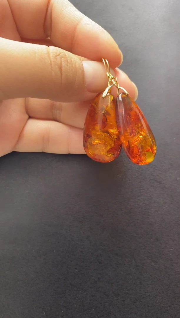 裸石琥珀未镶嵌耳坠
