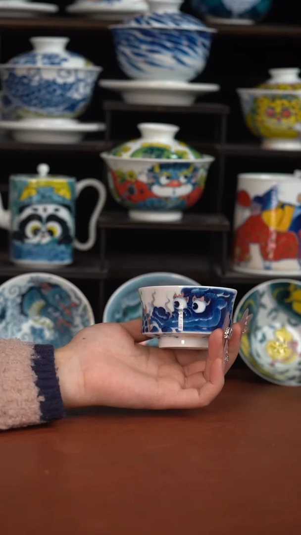 昨明龙纹马蹄杯（清仓福利）