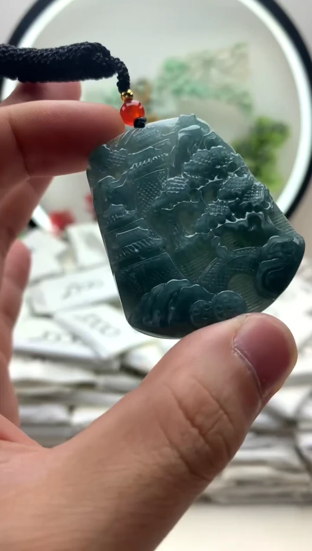 颈饰未镶嵌翡翠山水牌