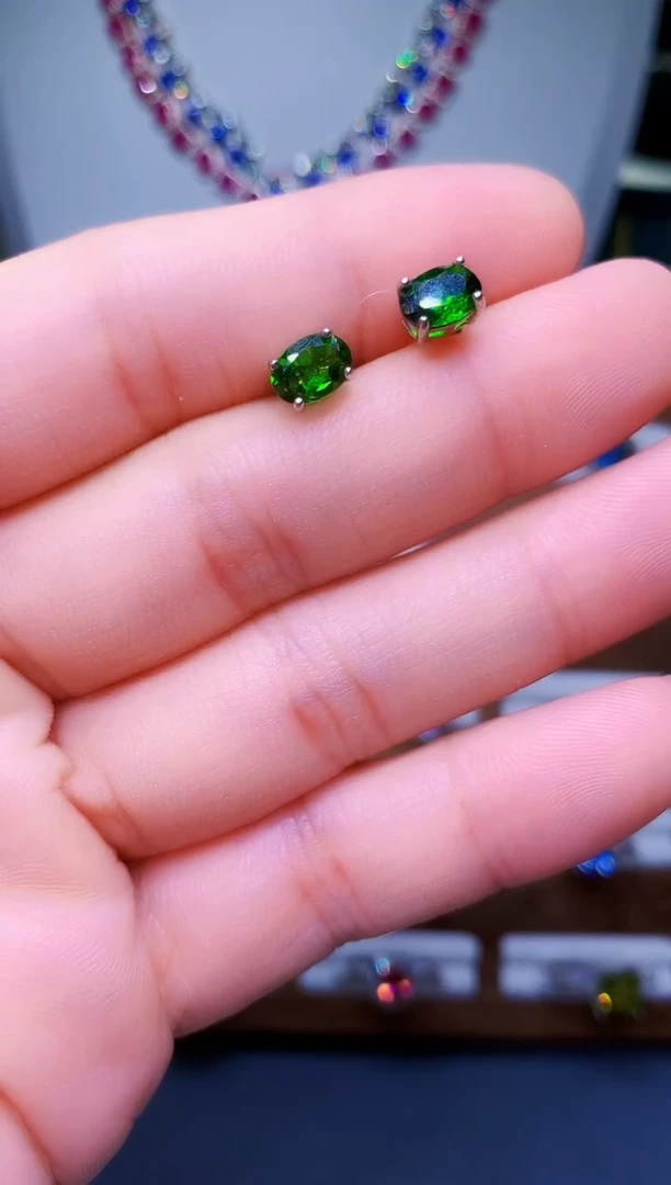 【闪购商品】透辉石耳饰银S925镶嵌18-79