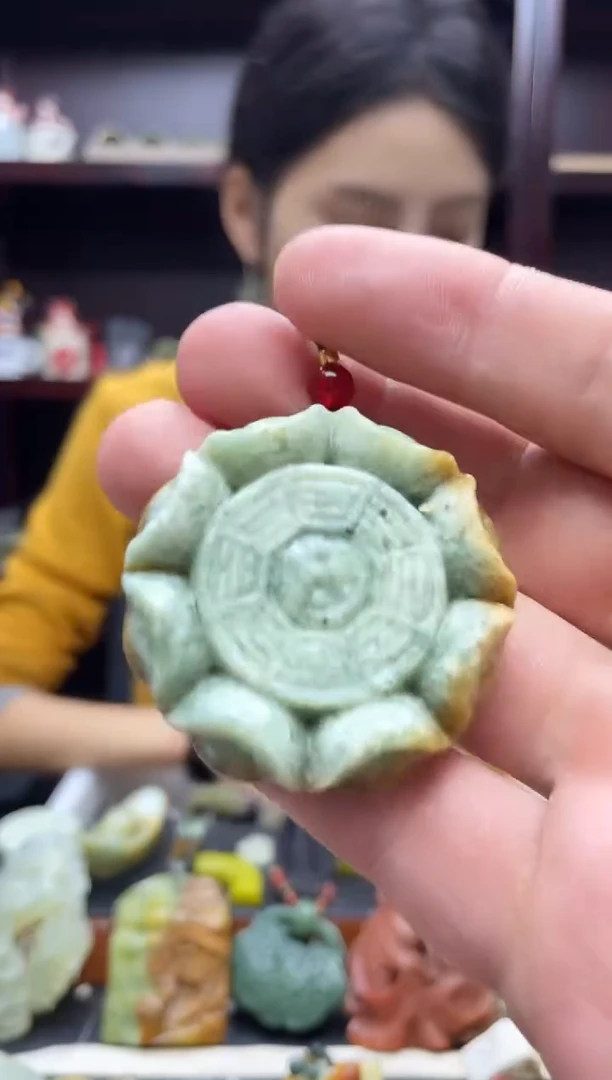未镶嵌岫玉吊坠·