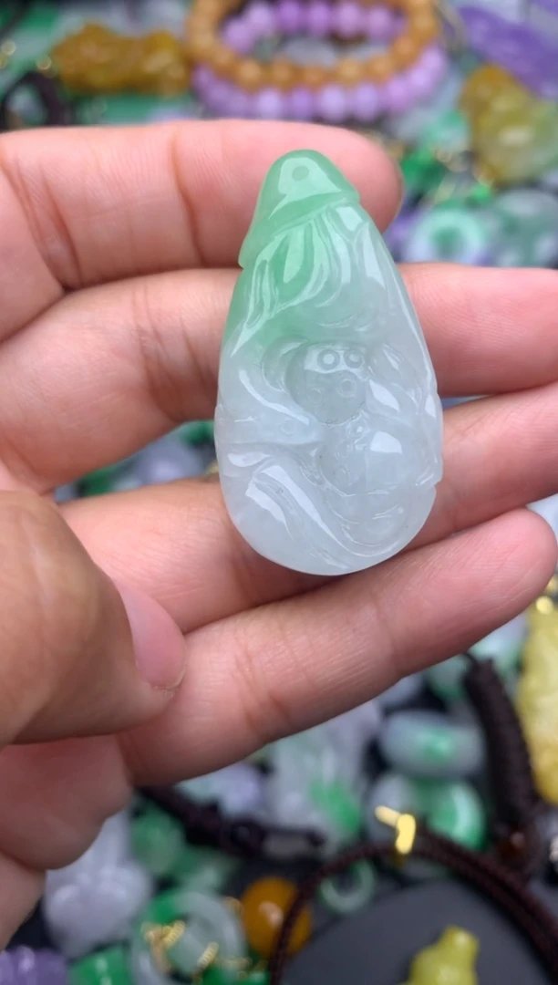 颈饰未镶嵌翡翠天然缅甸翡翠吊坠