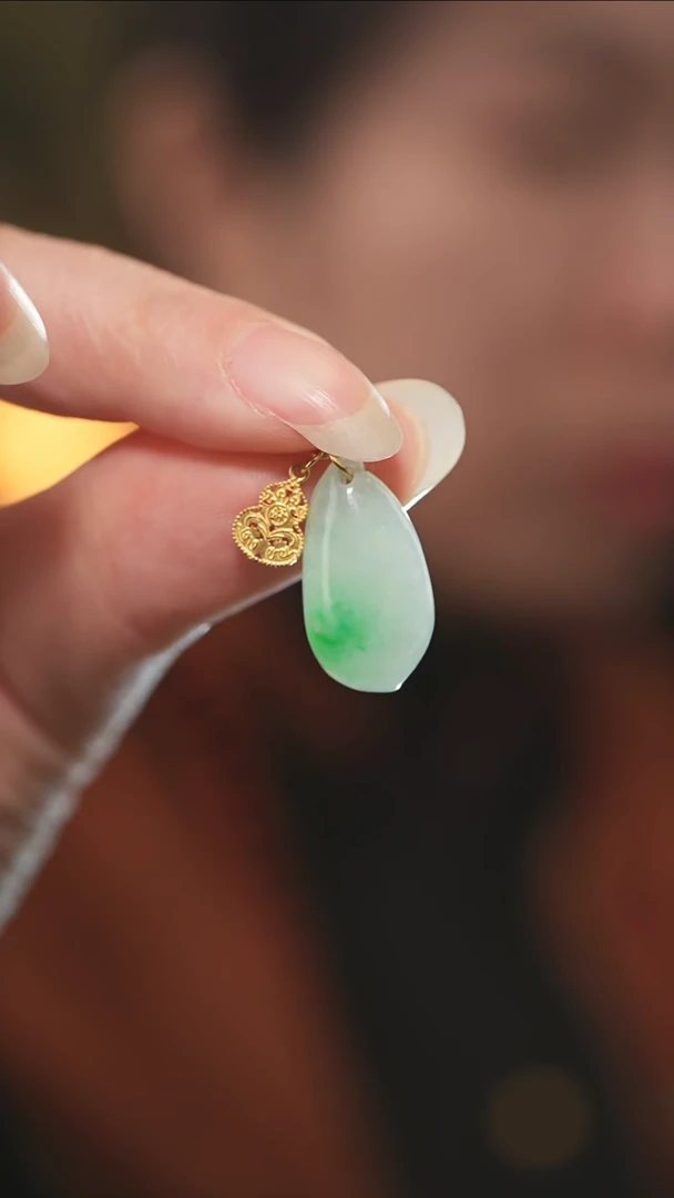 吊坠(不含链)18K金镶嵌翡翠18K金翡翠吊坠