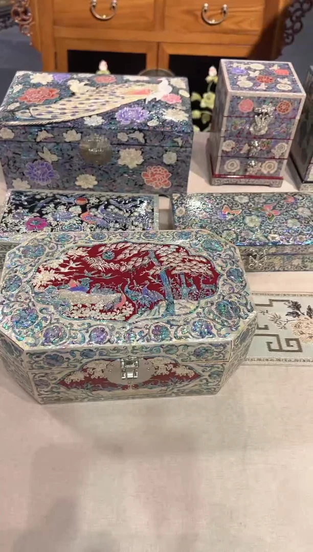 【闪购商品】鱼锁绒布底·弘贝雅螺钿漆器文化馆