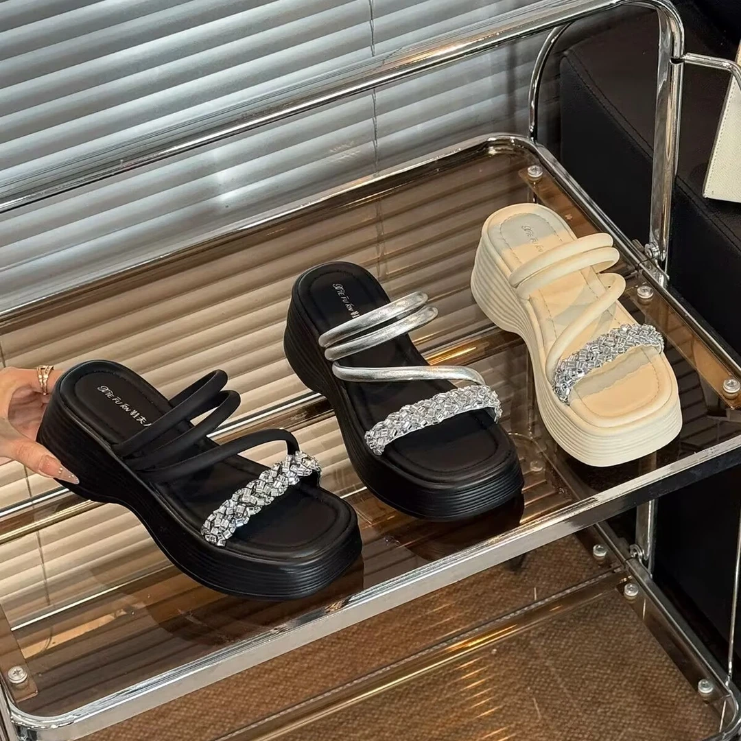 韩版百搭沙滩鞋小众外穿松糕厚底两穿凉鞋2025夏季增高坡跟一字拖