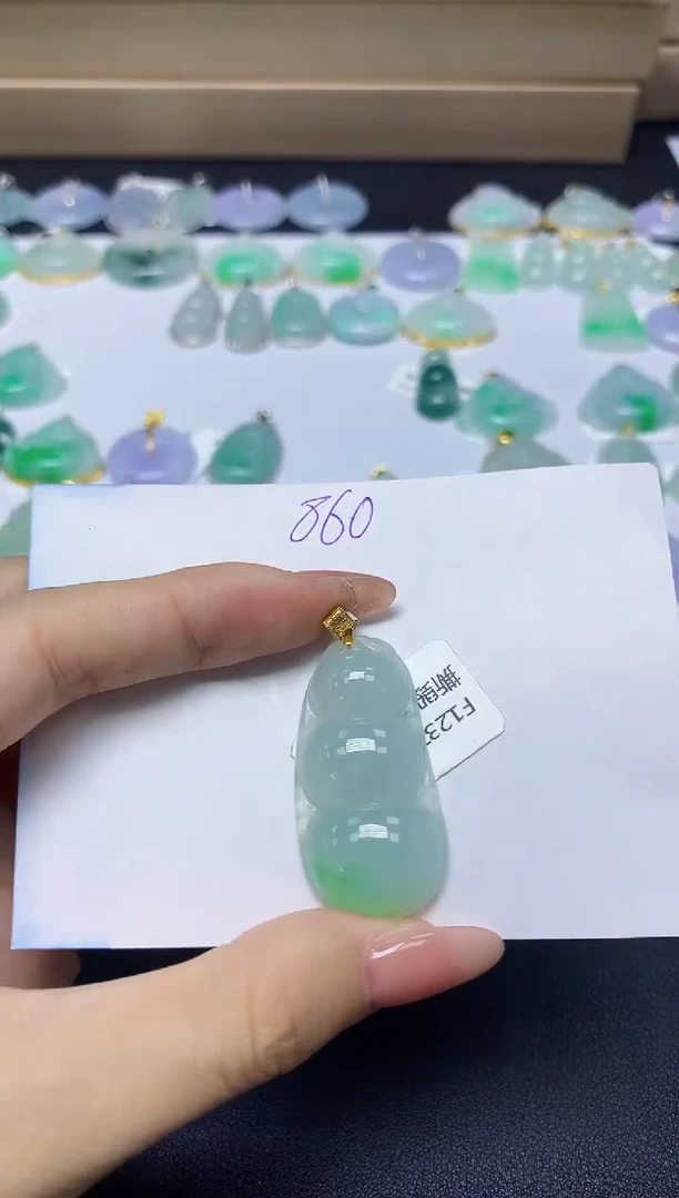 翡翠18K金镶嵌颈饰天然自然緬甸A貨翡翠