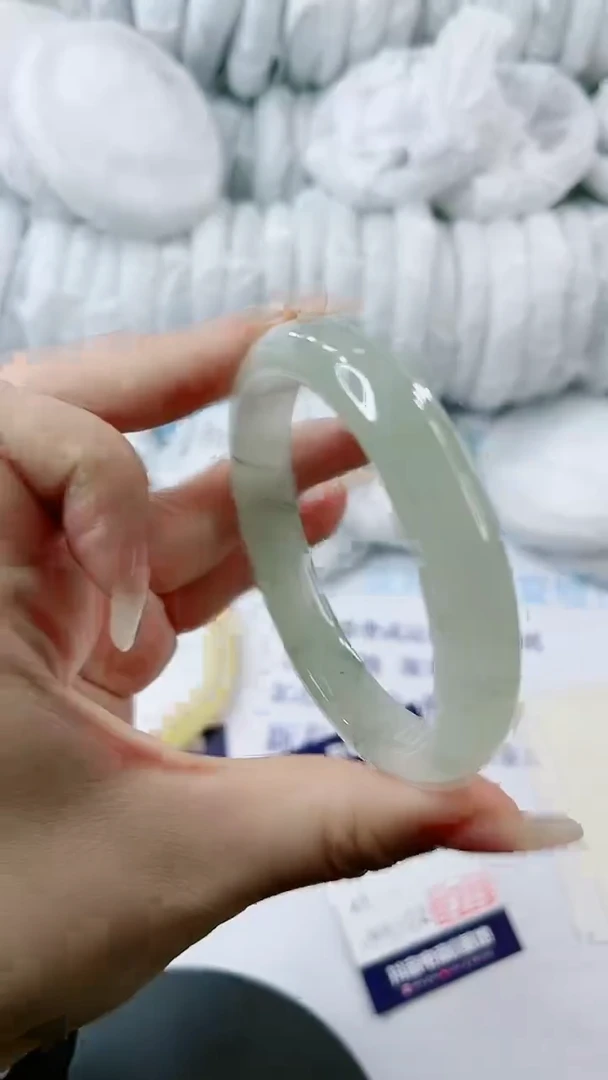 【闪购商品】石英质玉手镯未镶嵌1001434440 多样性发货