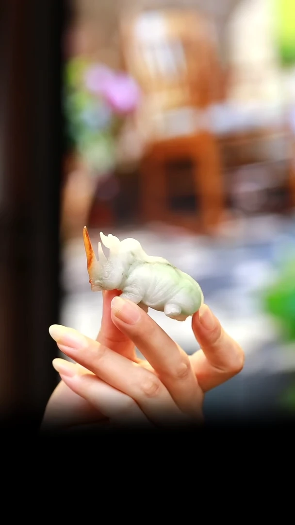 未镶嵌摆件翡翠犀牛