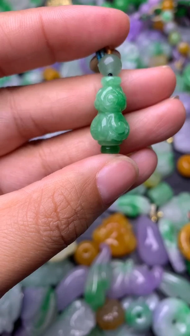 颈饰未镶嵌翡翠缅甸翡翠吊坠