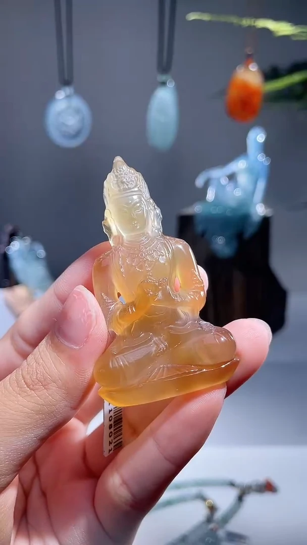 未镶嵌颈饰玛瑙/玉髓观音