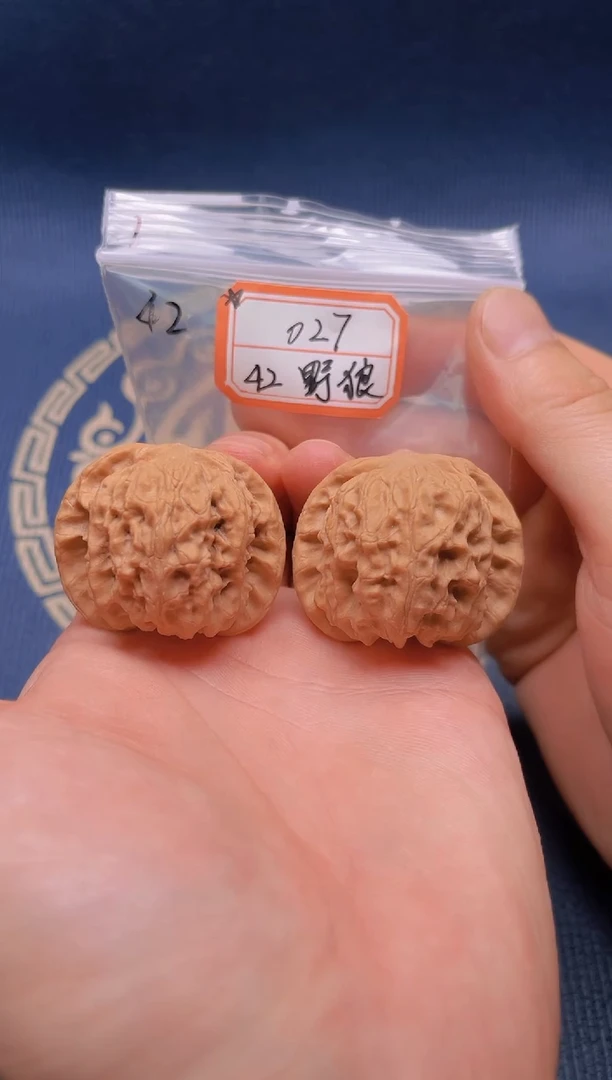 文玩核桃把件027 42全品野狼