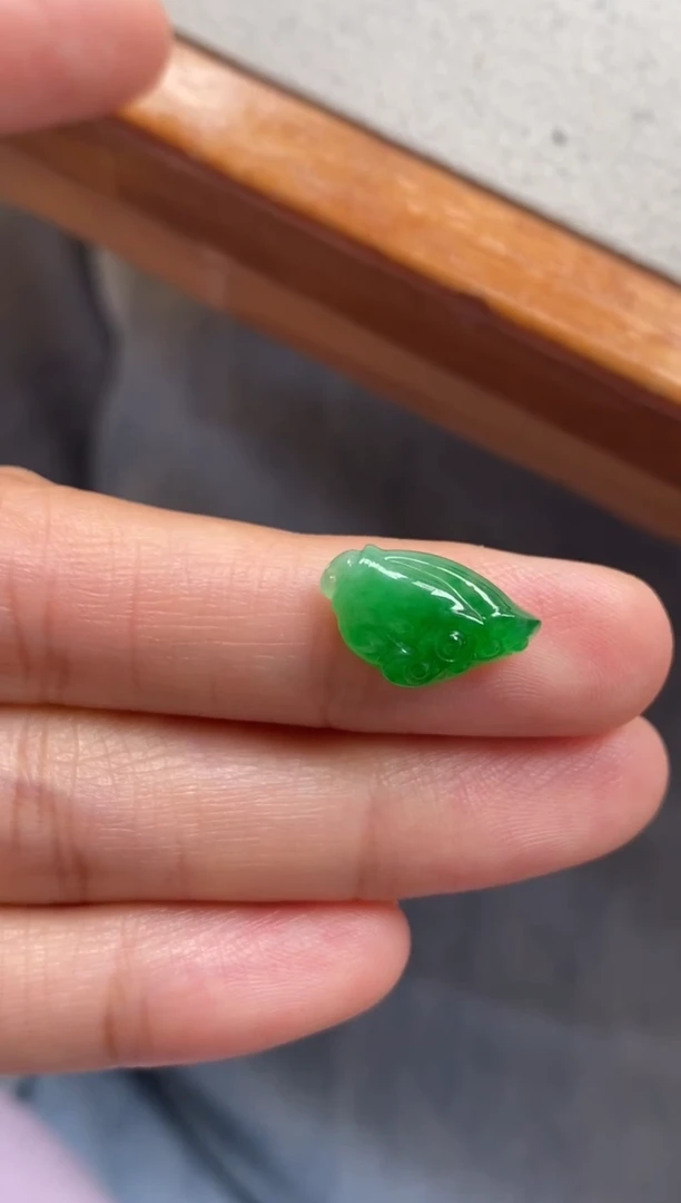 【闪购商品】翡翠颈饰未镶嵌翡翠绿莲蓬