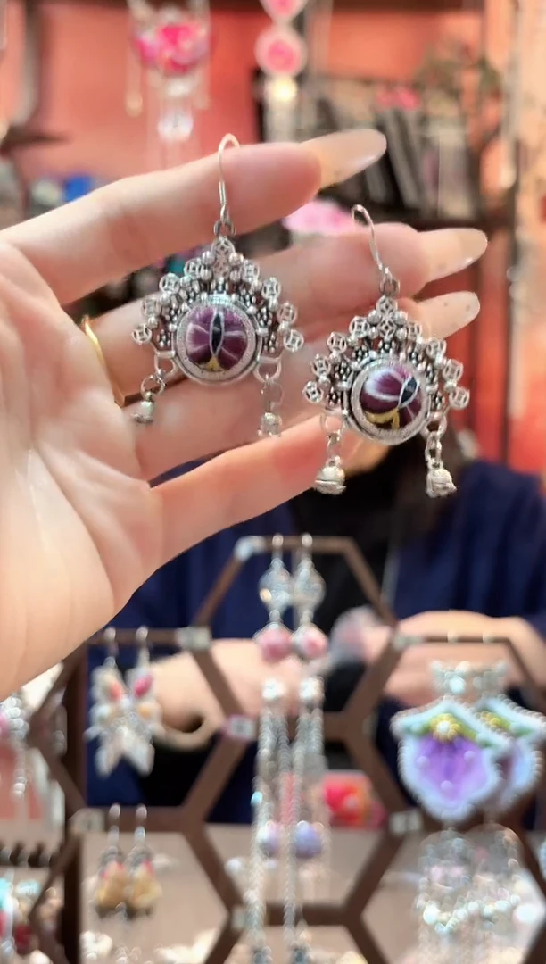 织绣云织谣民族风精美饰品  588*