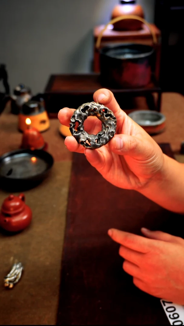 0607纯锡镂空四足盖置直径5