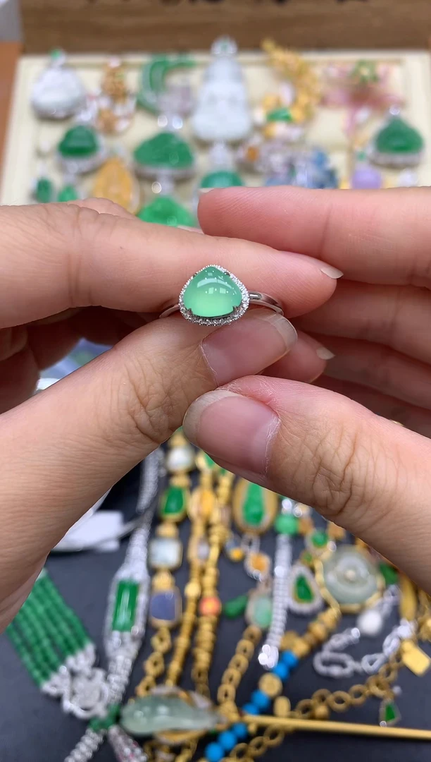 翡翠戒指18K金镶嵌331-中国好珍宝