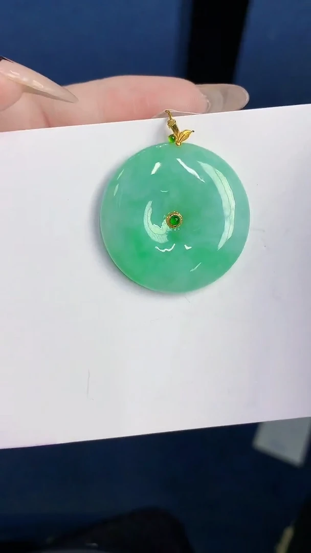 颈饰18K金镶嵌翡翠缅甸天然翡翠A货