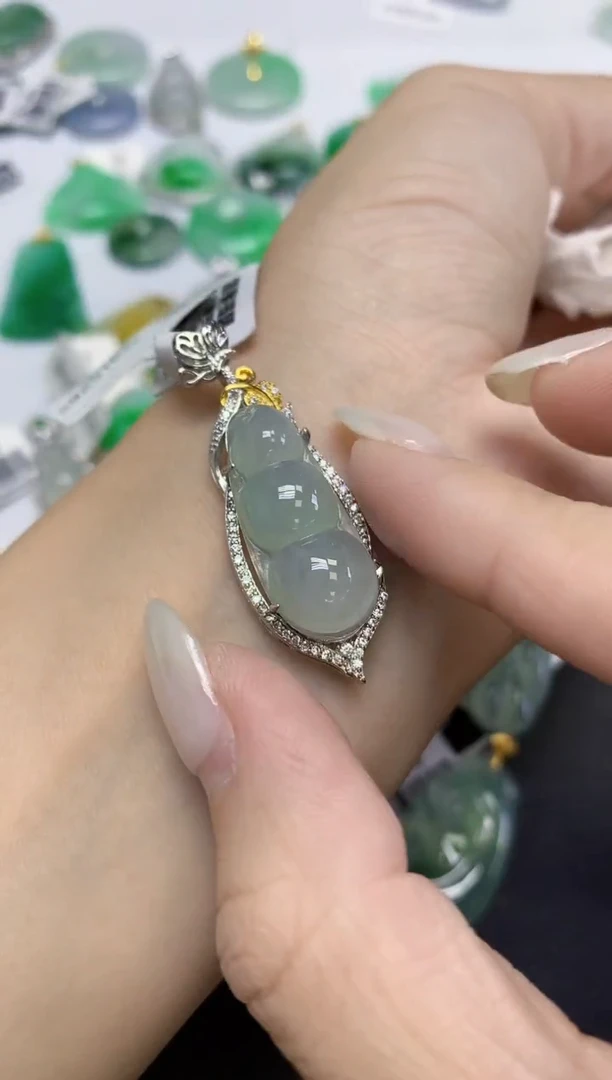 颈饰未镶嵌翡翠天然缅甸翡翠A货百元以上9元证书费自理